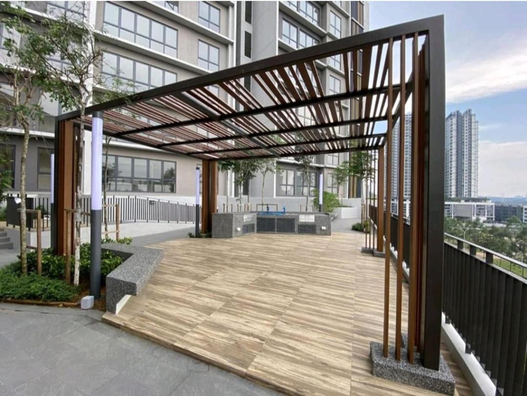 The Clio 2 Residences, Beside Conezion, Beside Ioi City Mall, Opposite Serdang Hospital, Beside Uniteen And Upm, Putrajaya Extérieur photo